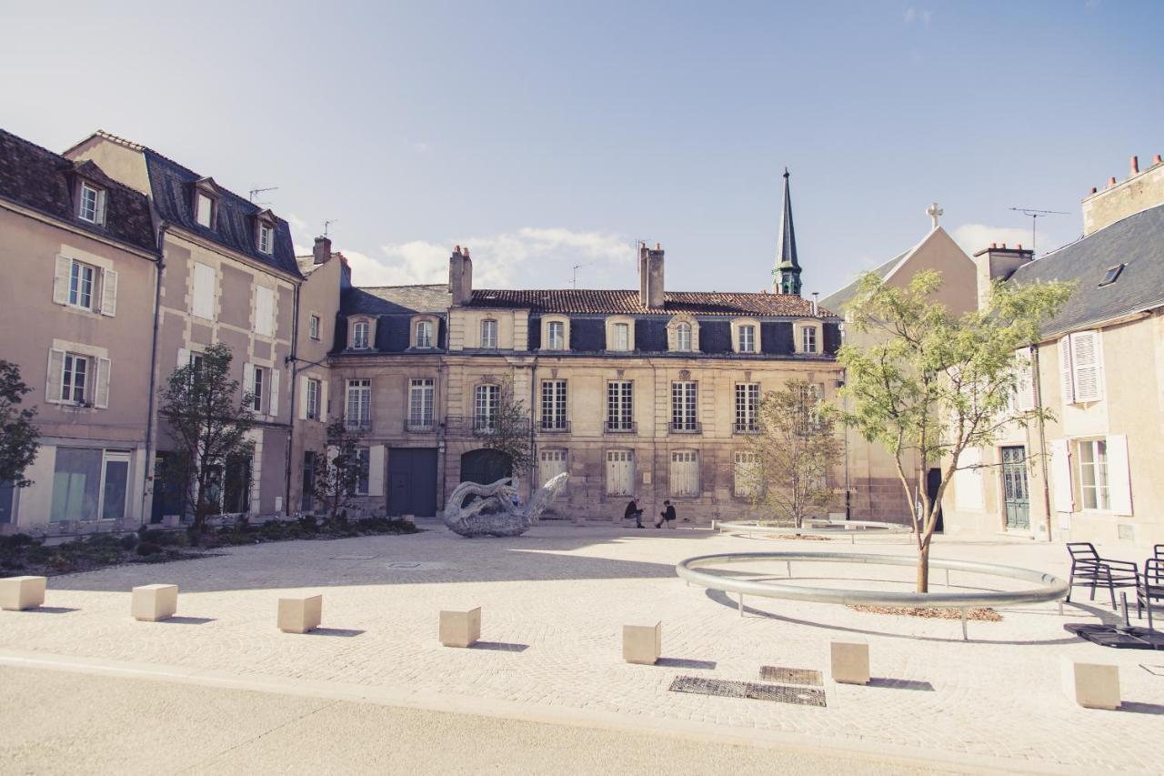 La Maison De La Liberte Suite Jeanne Barret Poitiers Exterior photo